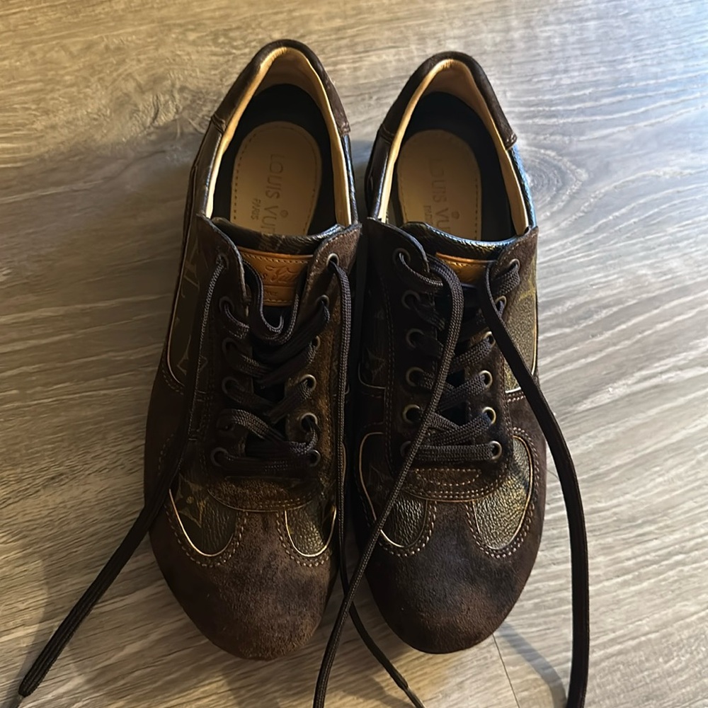 LV authentic tennis shoes P G0 0078